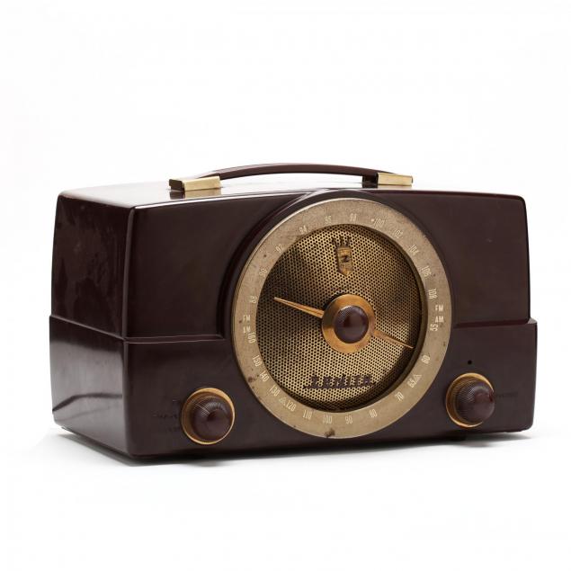 vintage-zenith-bakelite-radio