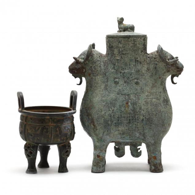 two-archaic-style-vessels