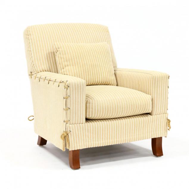 heirloom-furniture-over-upholstered-club-chair