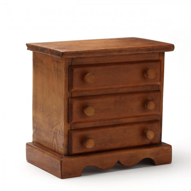 southern-folky-miniature-chest-of-drawers