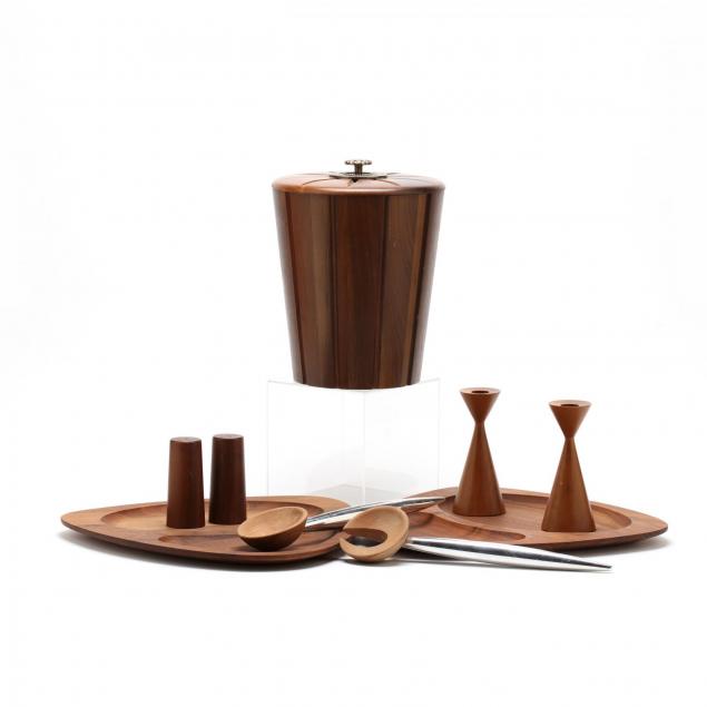 group-of-modern-table-accessories