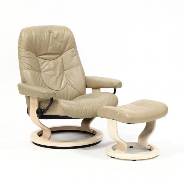 ekornes-stressless-lounge-chair-with-ottoman