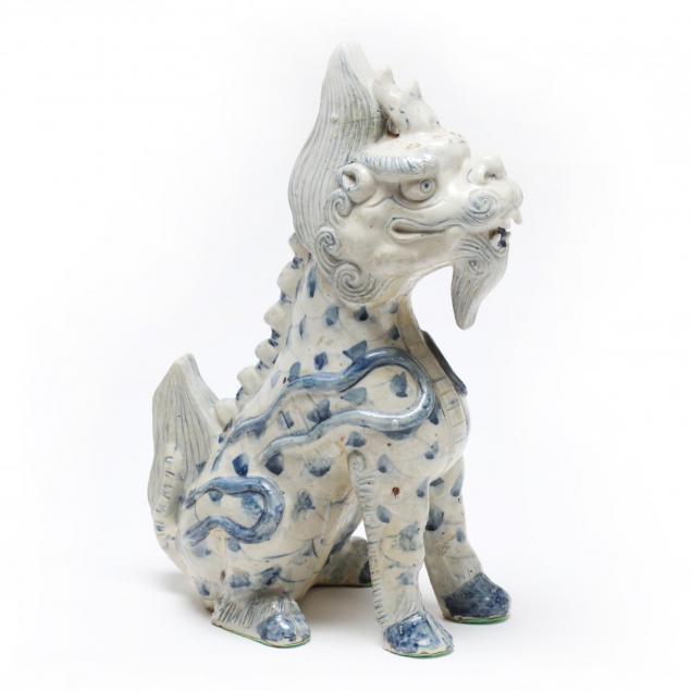 antique-chinese-blue-and-white-decorated-foo-dog