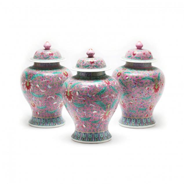 three-matched-chinese-export-lidded-urns