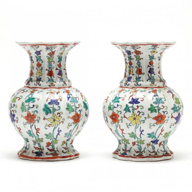 decorative-pair-of-chinese-vases