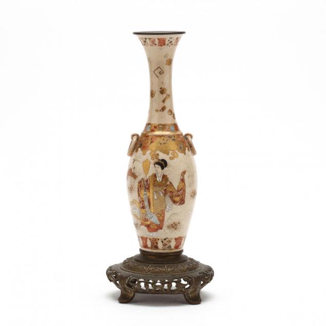 antique-satsuma-vase-on-stand