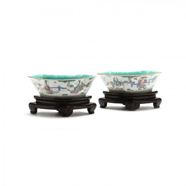 pair-of-shaped-chinese-export-bowls-on-stands