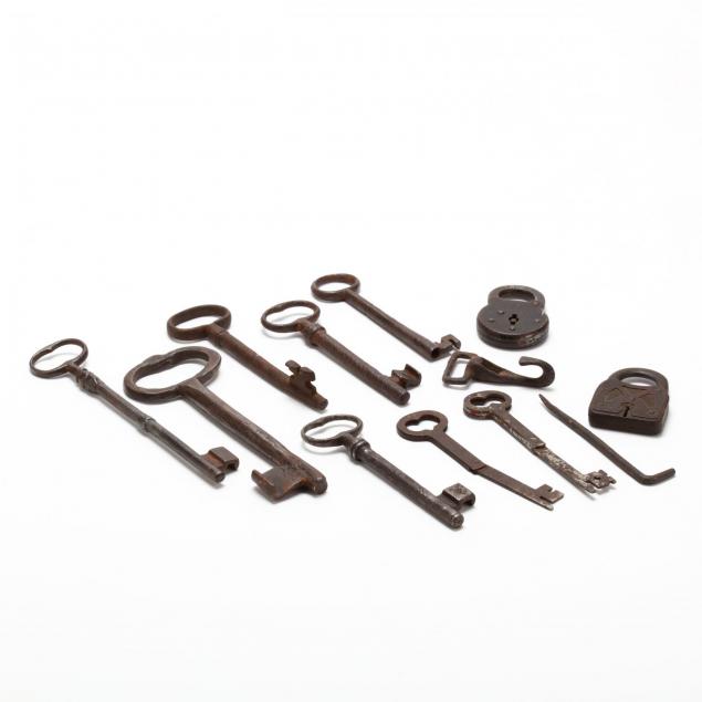 group-of-antique-cast-iron-plantation-keys