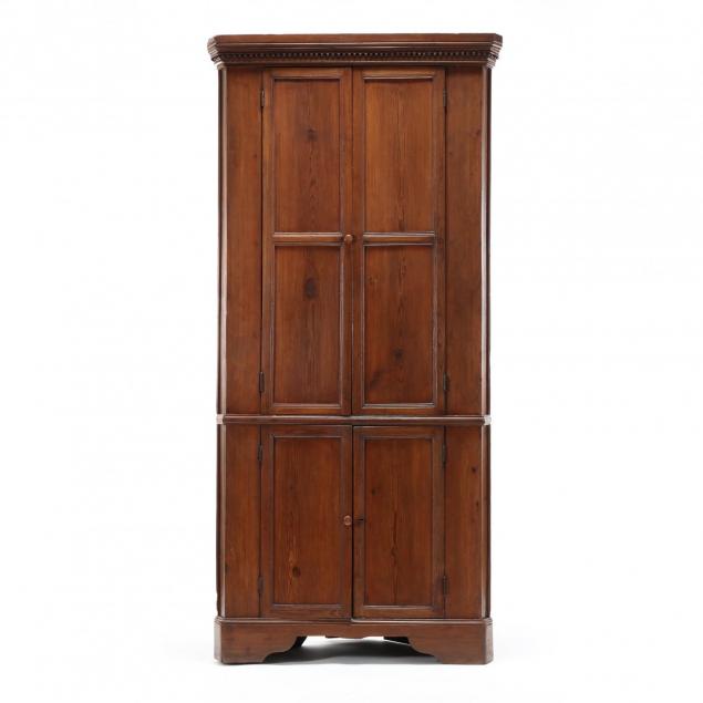 north-carolina-chippendale-corner-cupboard