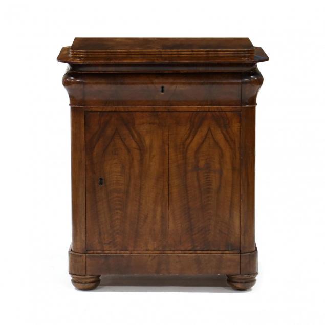 louis-philippe-diminutive-commode