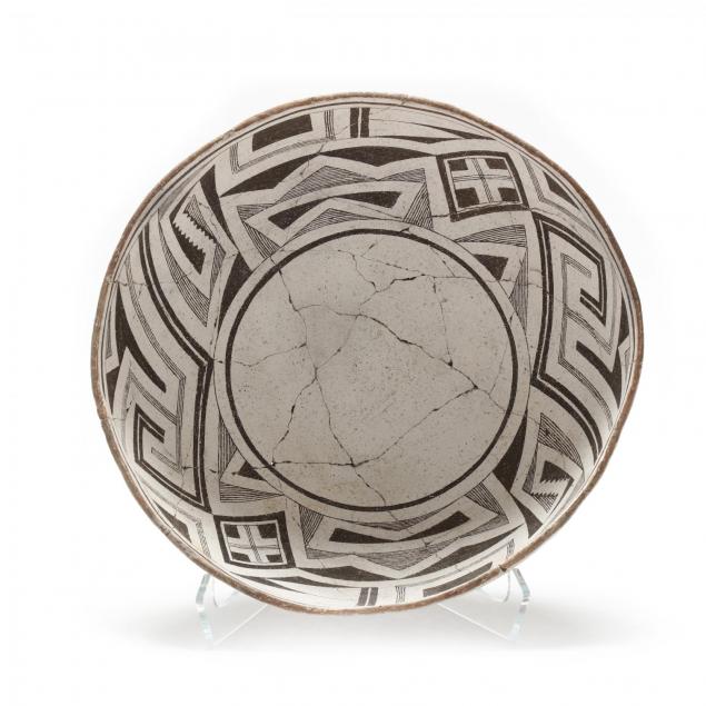 mimbres-pottery-black-on-white-painted-bowl