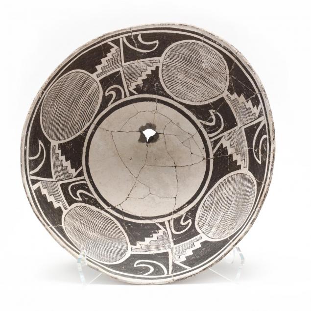 mimbres-pottery-black-on-white-painted-bowl