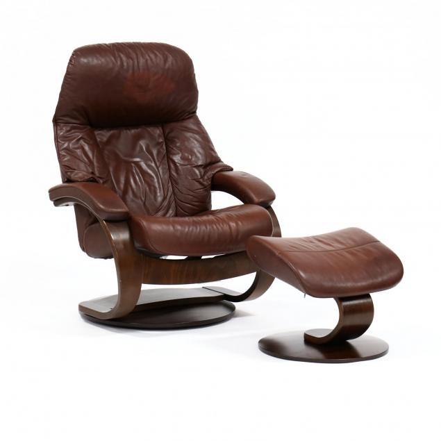 hjellegjerde-mobler-leather-chair-and-ottoman