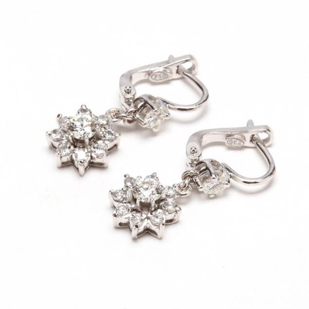 18kt-white-gold-and-diamond-pendant-earrings