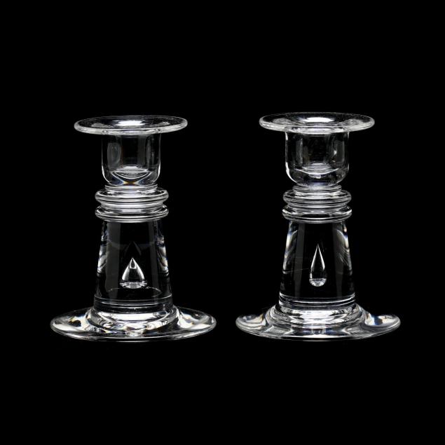 steuben-pair-of-crystal-teardrop-candlesticks