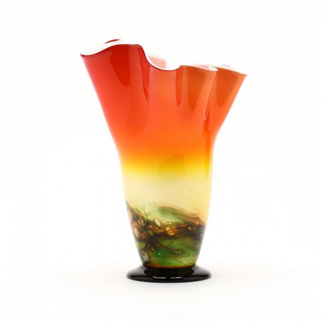 a-contemporary-art-glass-handkerchief-vase