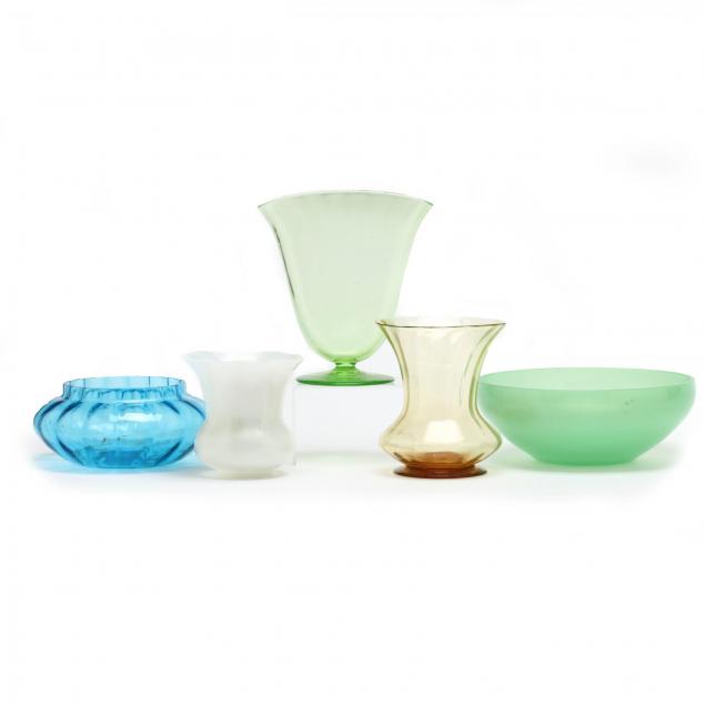 steuben-five-pieces-of-vintage-colored-art-glass