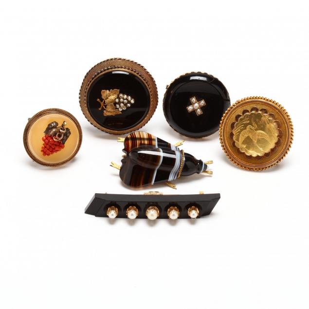 six-victorian-brooches