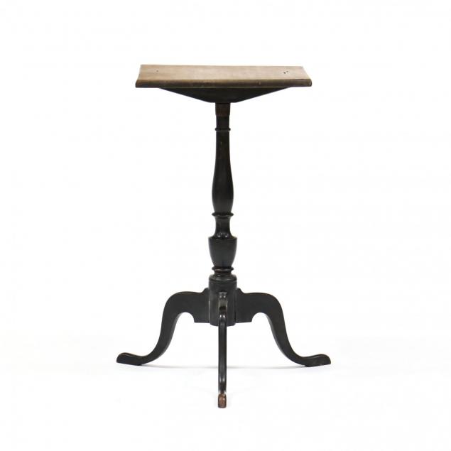 american-queen-anne-candlestand