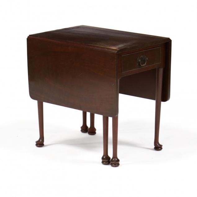 biggs-diminutive-queen-anne-style-drop-leaf-table