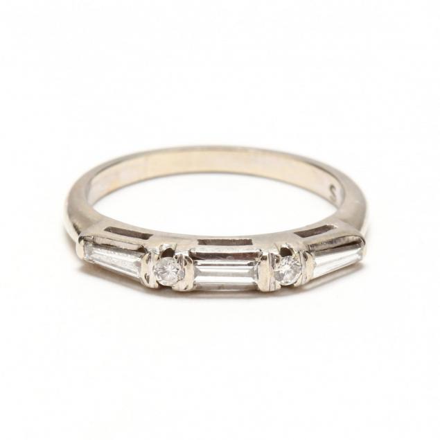 14kt-white-gold-and-diamond-band