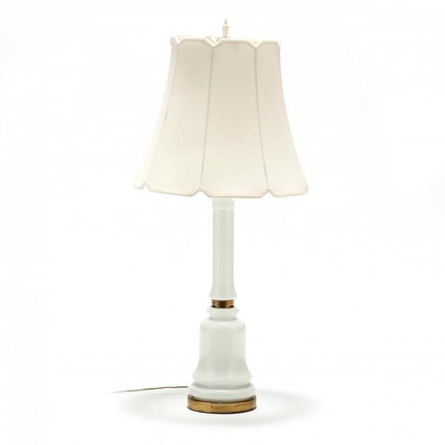 vintage-milk-glass-table-lamp