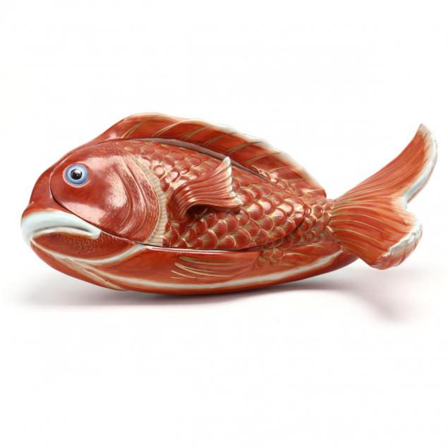 lowestoft-style-carp-tureen-by-mottahedeh