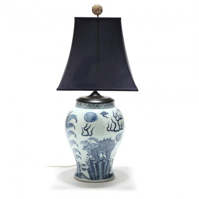 large-chinese-blue-and-white-porcelain-table-lamp