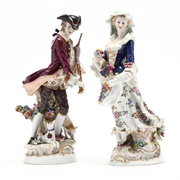 capodimonte-pair-of-porcelain-figures