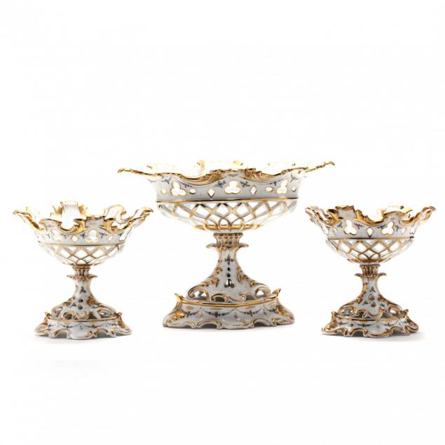 three-piece-paris-porcelain-table-garniture