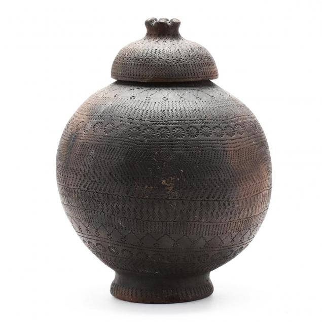 straw-fired-pottery-lidded-vessel