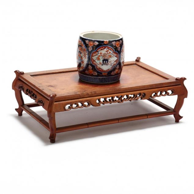 chinese-carved-hardwood-stand-with-imari-jar