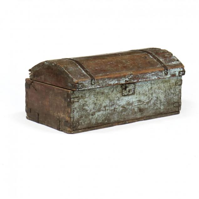 antique-continental-painted-dome-top-trunk