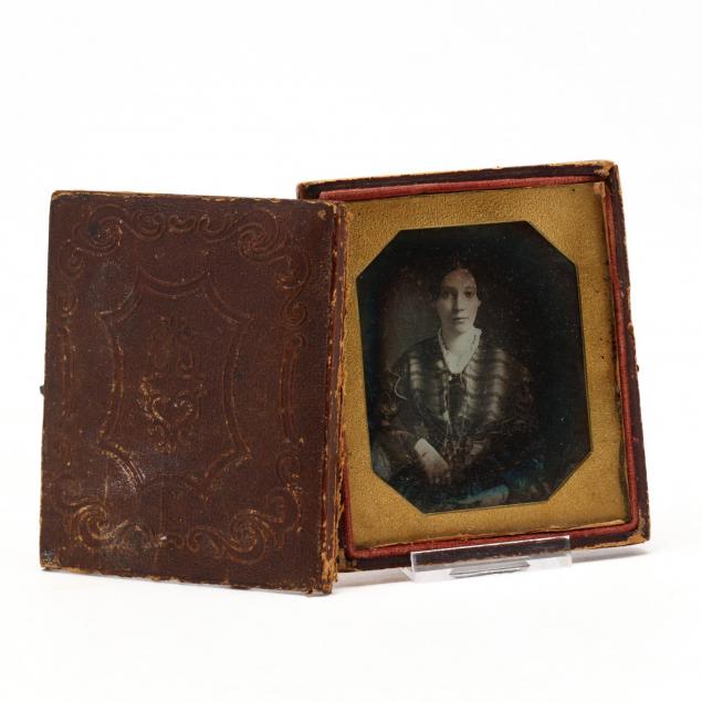 identified-sixth-plate-daguerreotype-of-a-comely-young-woman