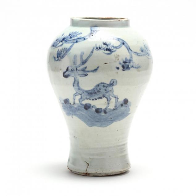a-korean-blue-and-white-vase