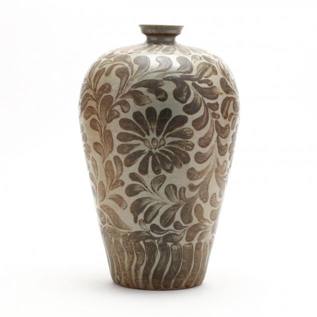 a-korean-maebyang-vase