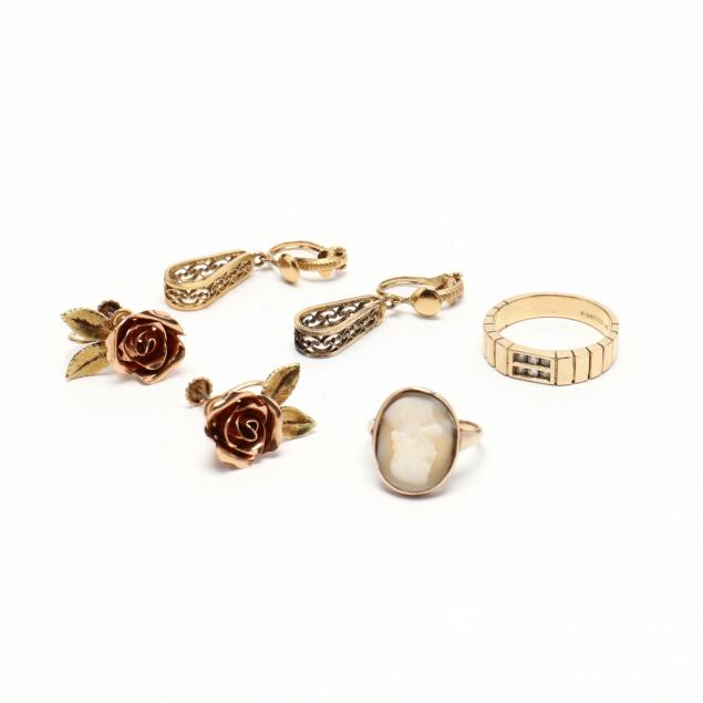 group-of-gold-and-gold-filled-jewelry