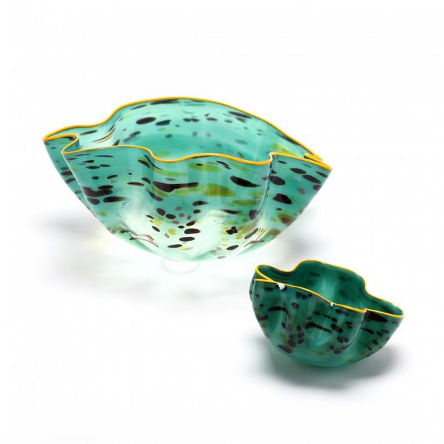 dale-chihuly-wa-b-1941-seagreen-macchia-seaform-two-piece-glass-sculpture