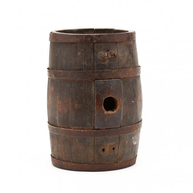 early-american-wooden-barrel-form-canteen