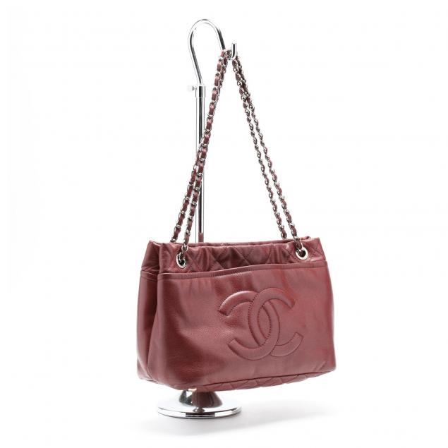 logo-shopping-tote-chanel