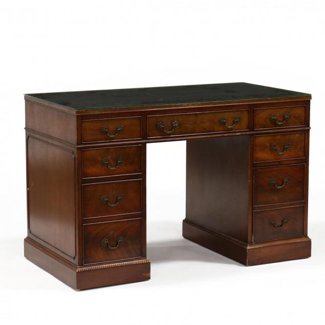 georgian-style-mahogany-kneehole-desk