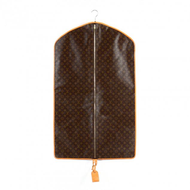 three-quarter-garment-cover-louis-vuitton