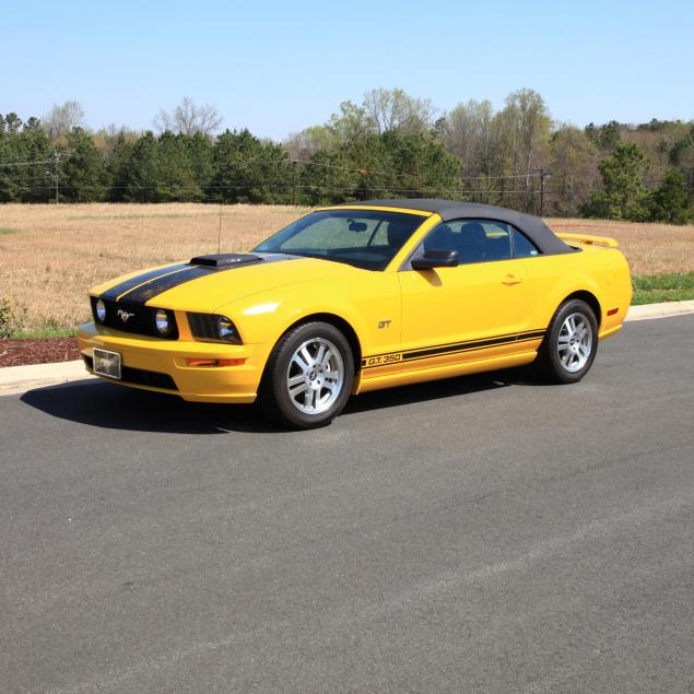 one-owner-2006-ford-mustang-gt-convertible