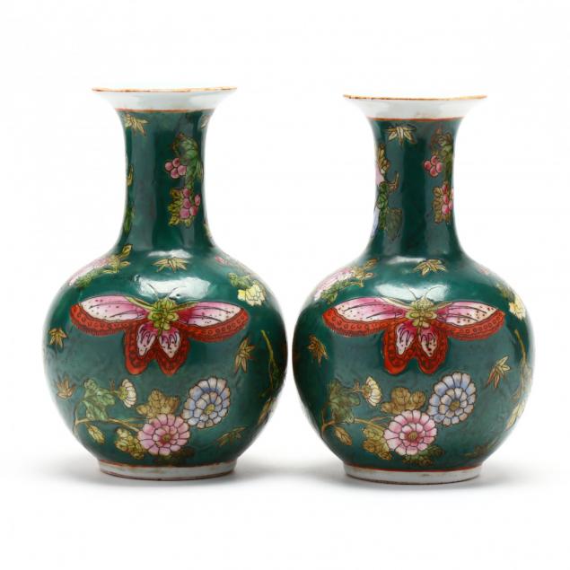 pair-of-chinese-export-style-vases