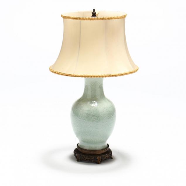 incised-celadon-porcelain-table-lamp