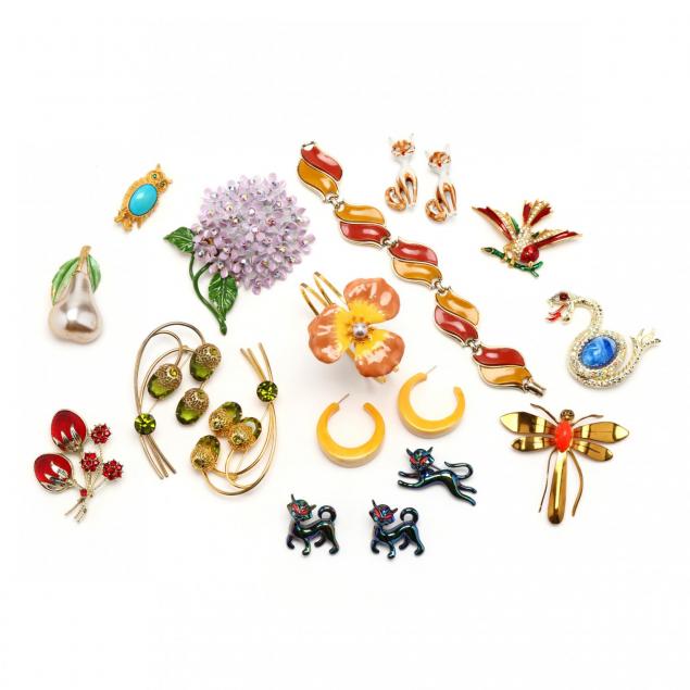 large-group-of-vintage-costume-jewelry
