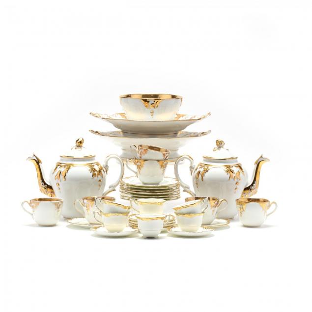assembled-gilt-decorated-tea-service