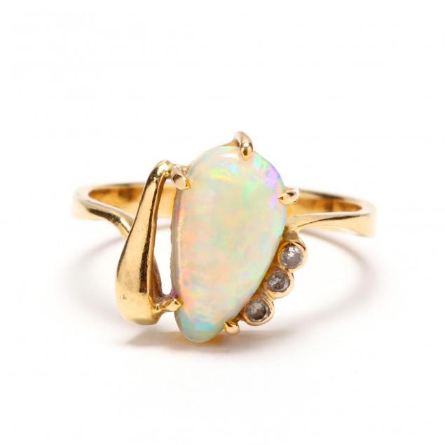 18kt-gold-opal-and-diamond-ring