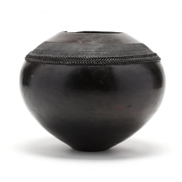 zulu-decorated-black-pottery-vessel-jabu-nala