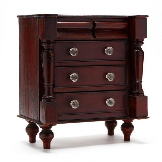 american-classical-miniature-chest-of-drawers